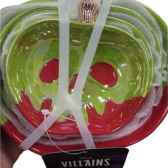 Villains Halloween poison apple messaging cups - Picture 3 of 5